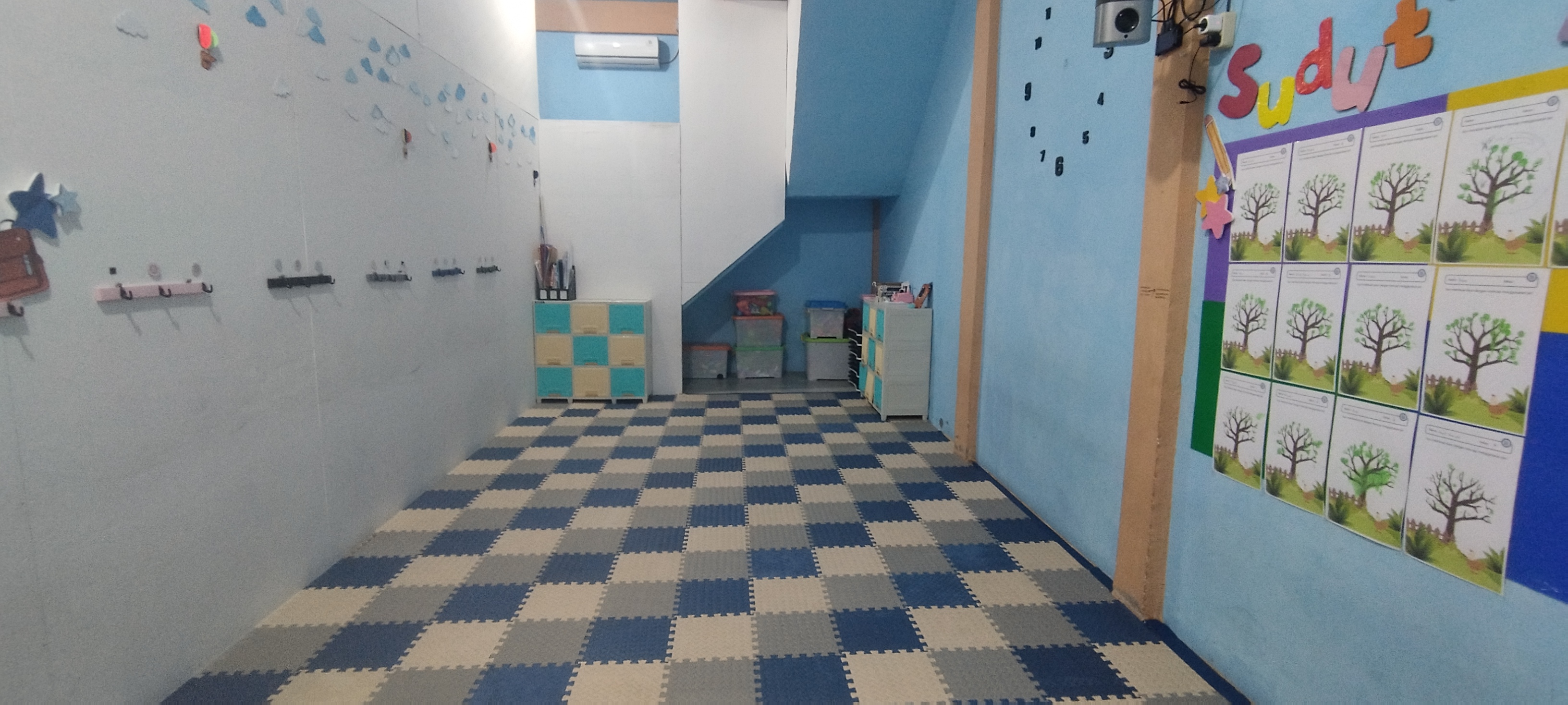 Kelas RA - A (Tampak Belakang)